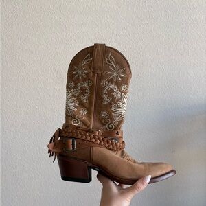 Shyanne Embroidered cowboy boots